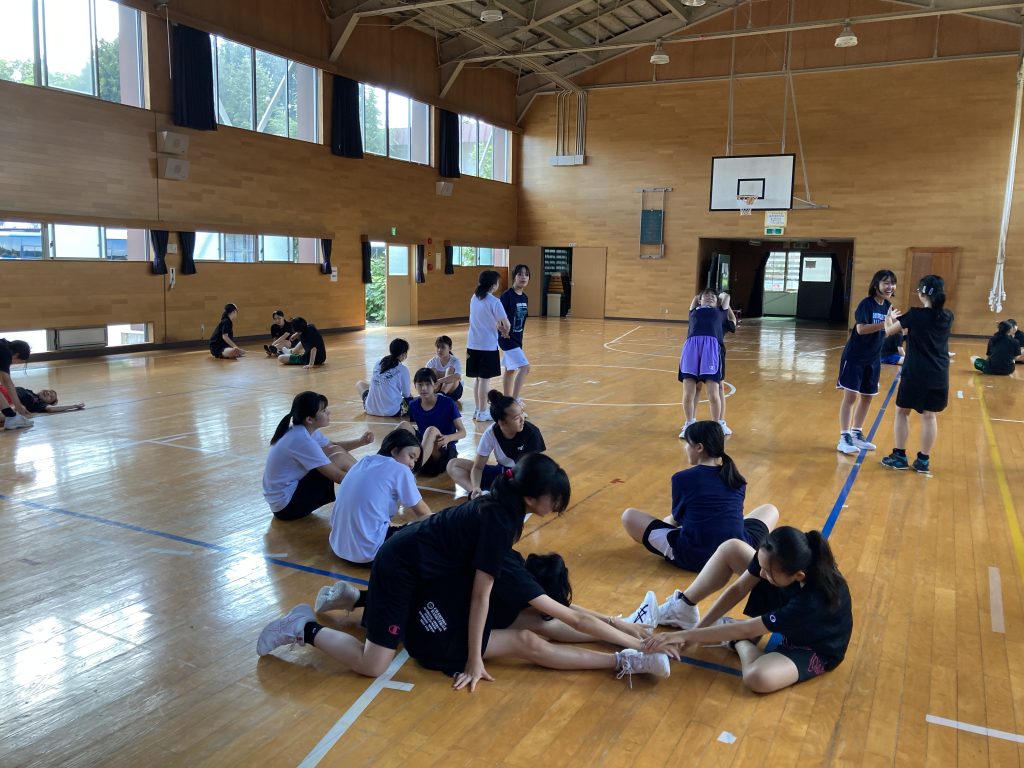 女　合宿 