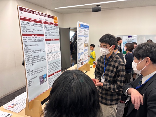 教養総合IISDGsコースは、SDGs実践コンテスト@立教大学でポスター発表をしました。
