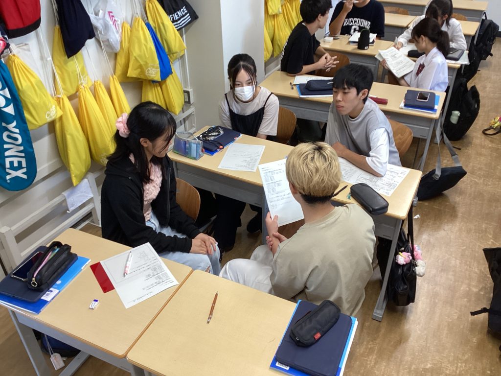 教養総合Ⅰ　他己紹介＆アンケート