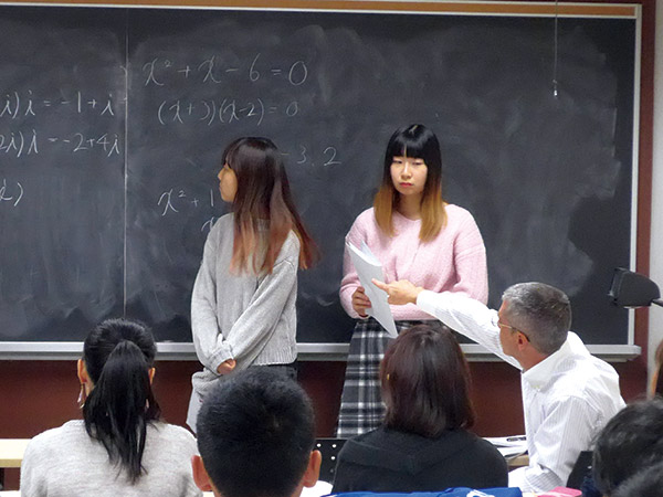 「Mathematics in English」カナダ